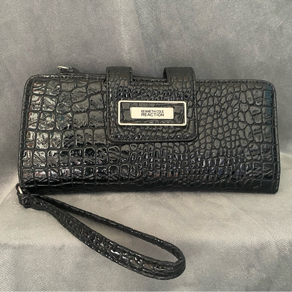 Kenneth Cole Reaction Black Croc Embossed Wristlet Wallet